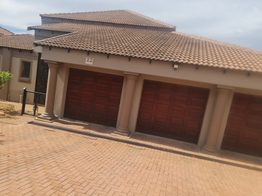 4 Bedroom Property for Sale in Safari Gardens North West